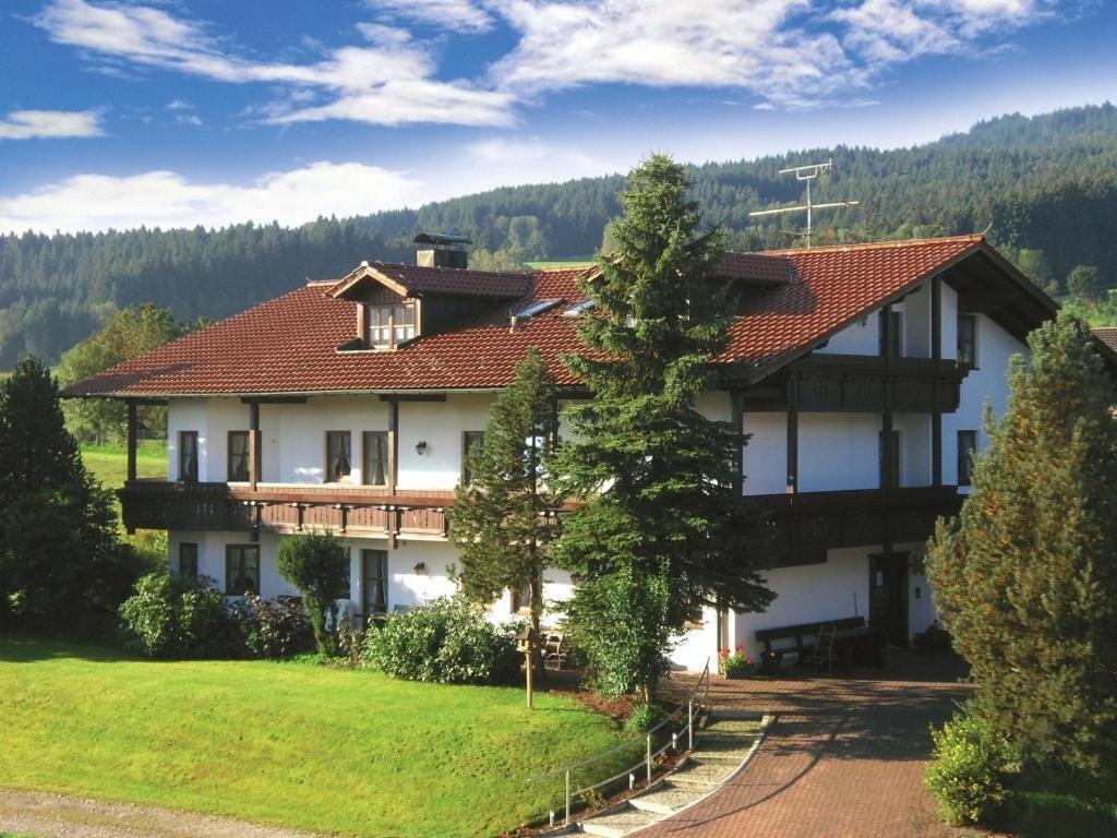 Gasthof-Pension-Kraus Achslach ภายนอก รูปภาพ