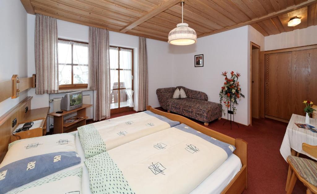 Gasthof-Pension-Kraus Achslach ภายนอก รูปภาพ
